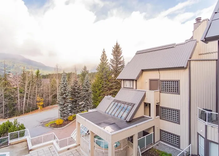 Newly Renovated 1 Bedroom Near Blackcomb Gondola - Less Than 5 Min Walk