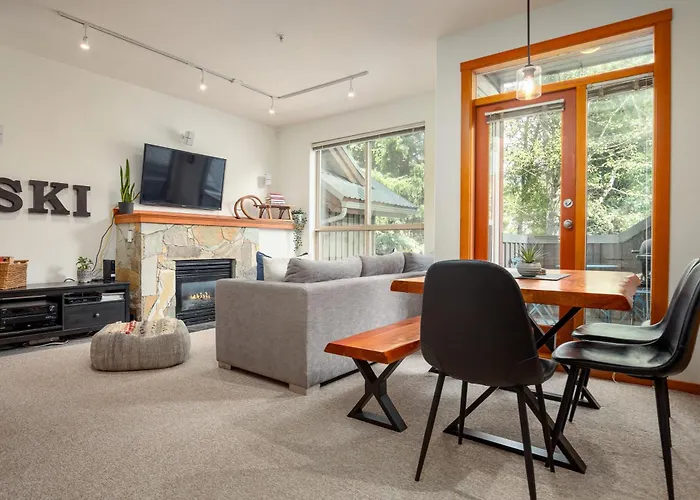 2Br In Symphony, Dog Friendly, Hot Tub, Private Balconies, Village Location, Parking