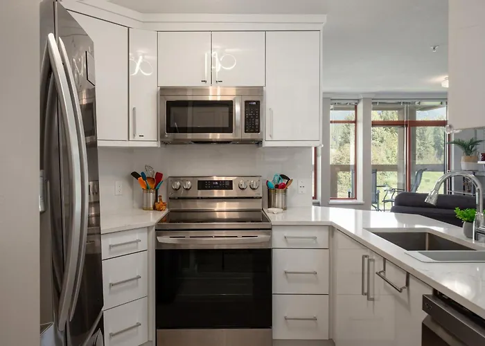 2Br In Nicklaus North Clubhouse, Lake And Mountain Views, Gas Fireplace, Parking