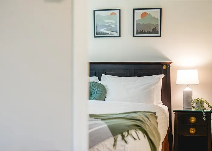 1Br In Marquise, Close To Ski Hill, Pool, Sauna, Hot Tub, Fitness Suite, Fireplace